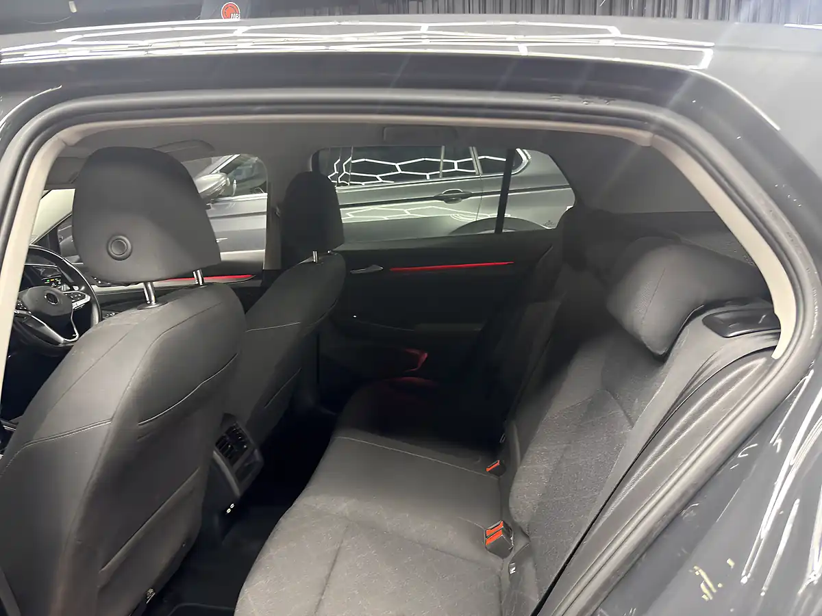 Used 2020 Volkswagen Golf Life Grey - Interior and Exterior details 18