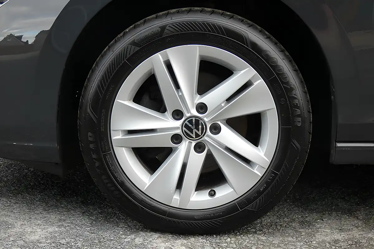 Used 2020 Volkswagen Golf Life Grey - Interior and Exterior details 8