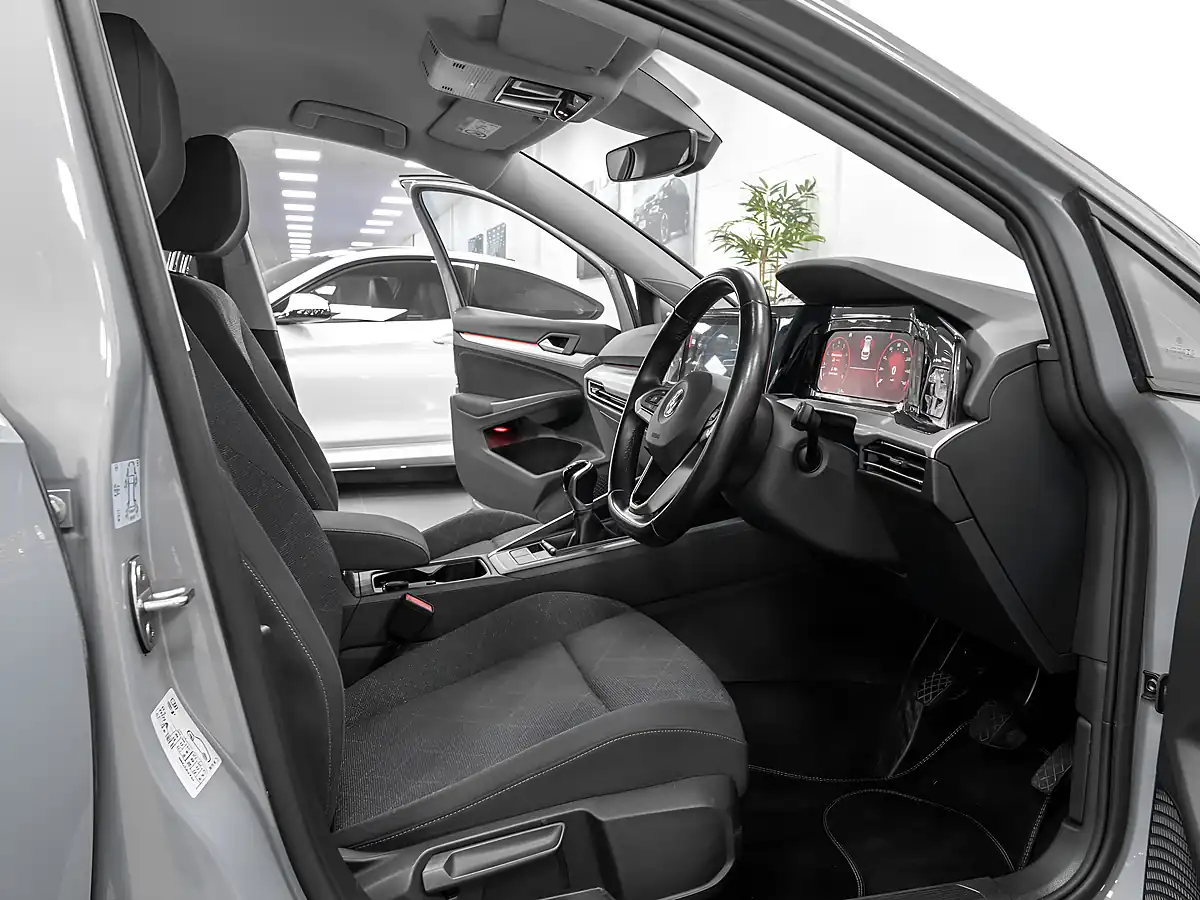 Used 2020 Volkswagen Golf Life Moonstone Grey - Interior and Exterior details 11