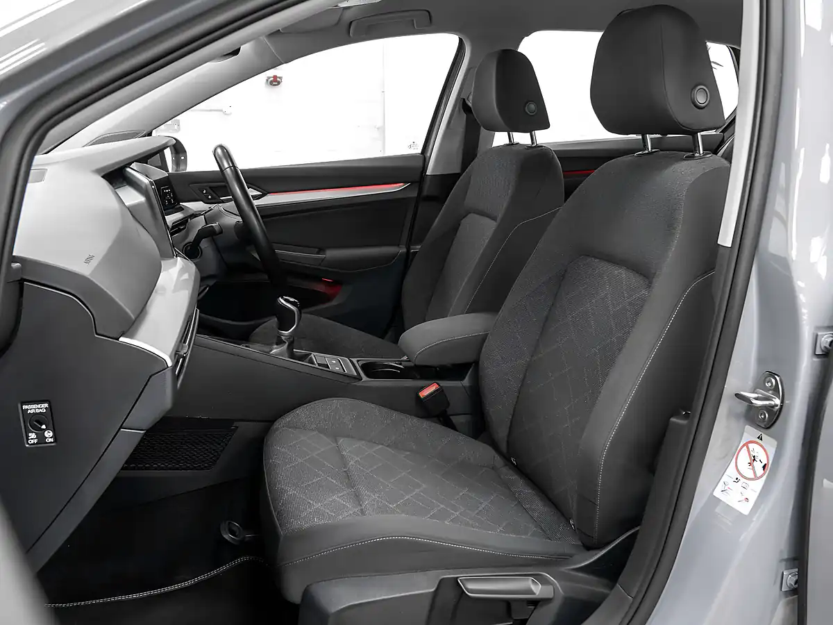 Used 2020 Volkswagen Golf Life Moonstone Grey - Interior and Exterior details 13