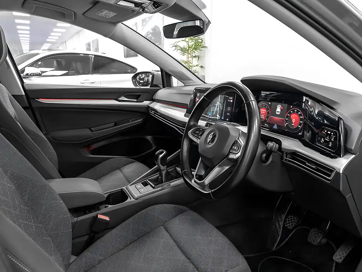 Used 2020 Volkswagen Golf Life Moonstone Grey - Interior and Exterior details 15
