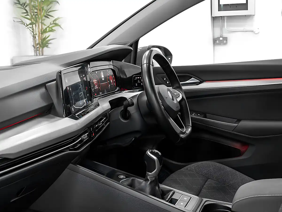 Used 2020 Volkswagen Golf Life Moonstone Grey - Interior and Exterior details 16
