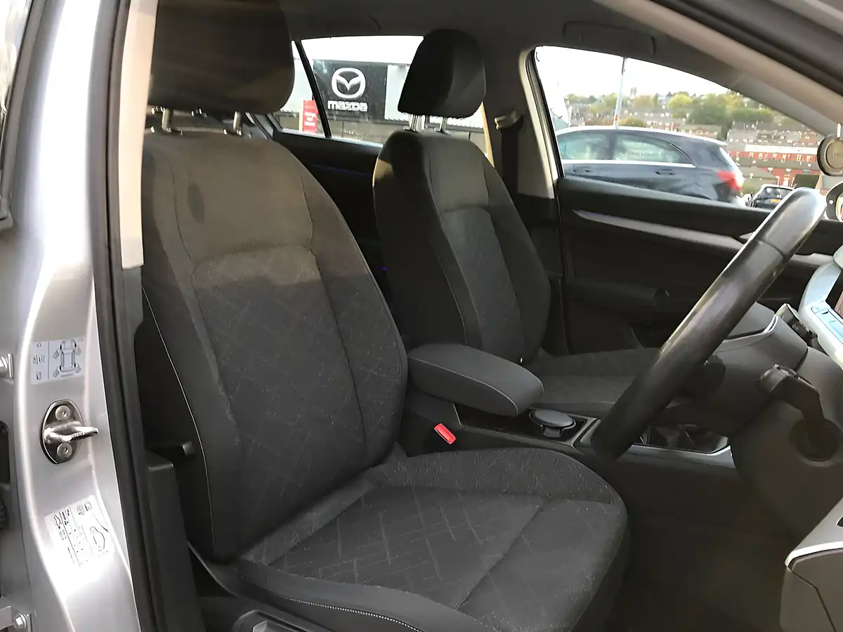 Used 2020 Volkswagen Golf Life Reflex Silver - Interior and Exterior details 10