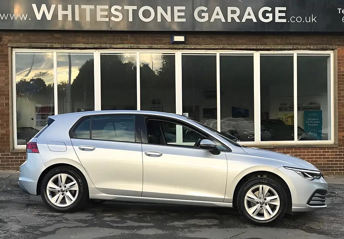 Used 2020 Volkswagen Golf Life Reflex Silver - Interior and Exterior details 5