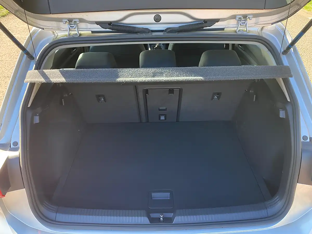 Used 2020 Volkswagen Golf Life Silver - Interior and Exterior details 11