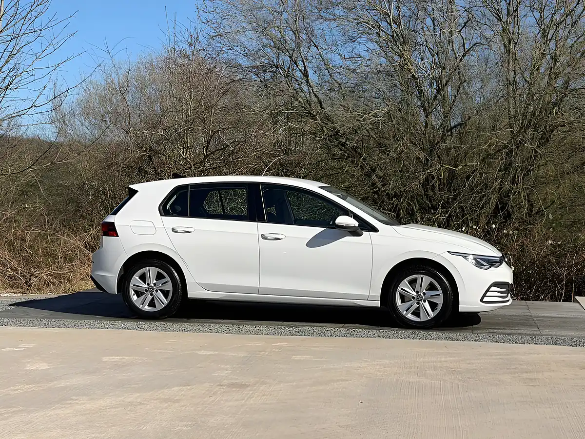 Used 2020 Volkswagen Golf Life White - Interior and Exterior details 3