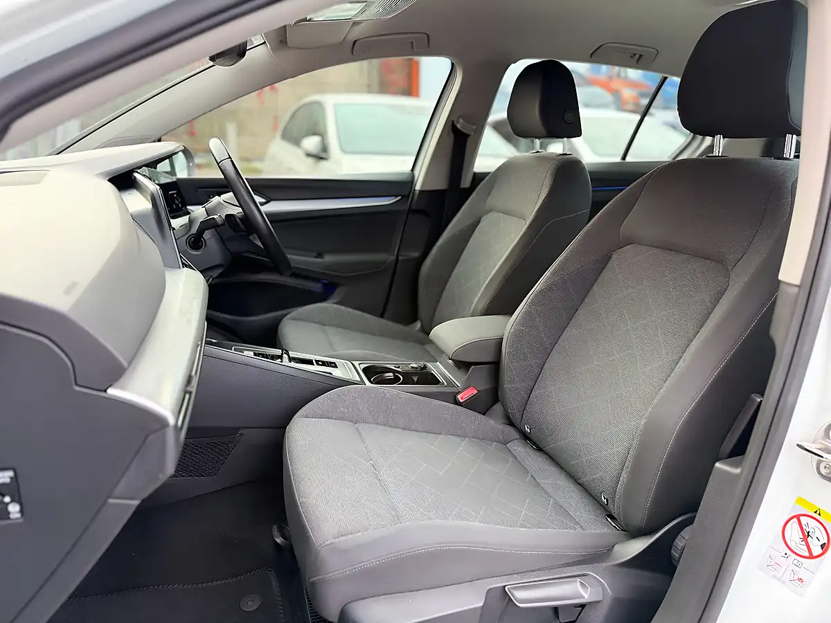 Used 2020 Volkswagen Golf Life White - Interior and Exterior details 15