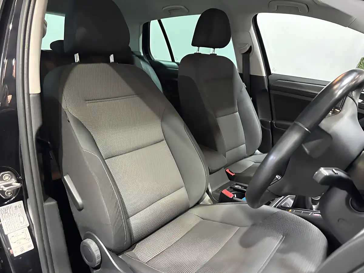 Used 2020 Volkswagen Golf Match Black - Interior and Exterior details 6