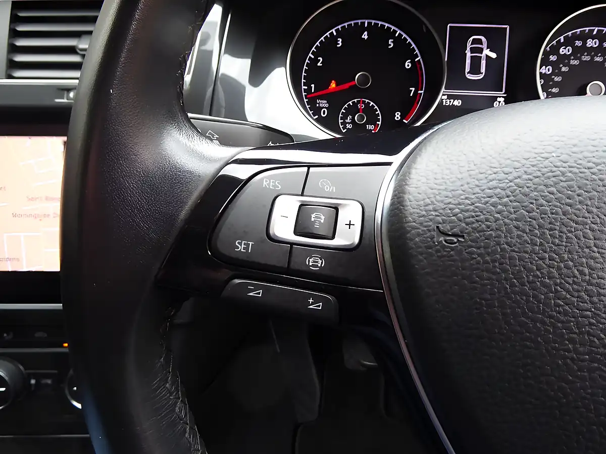 Used 2020 Volkswagen Golf Match Black - Interior and Exterior details 12