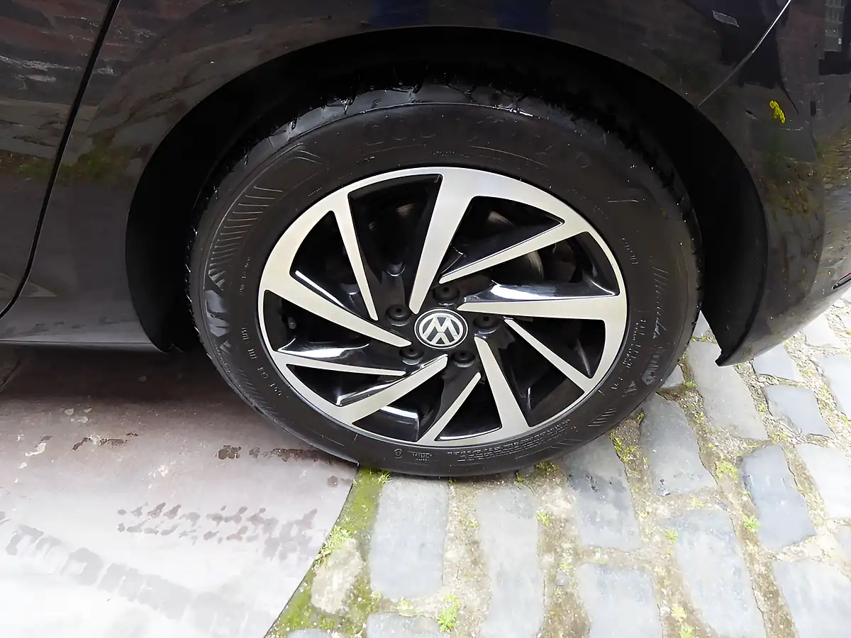Used 2020 Volkswagen Golf Match Black - Interior and Exterior details 8