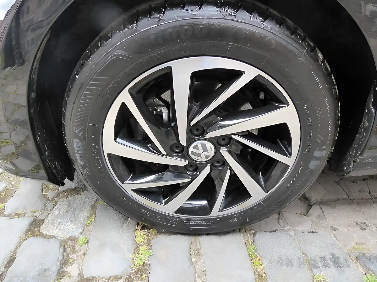 Used 2020 Volkswagen Golf Match Black - Interior and Exterior details 9
