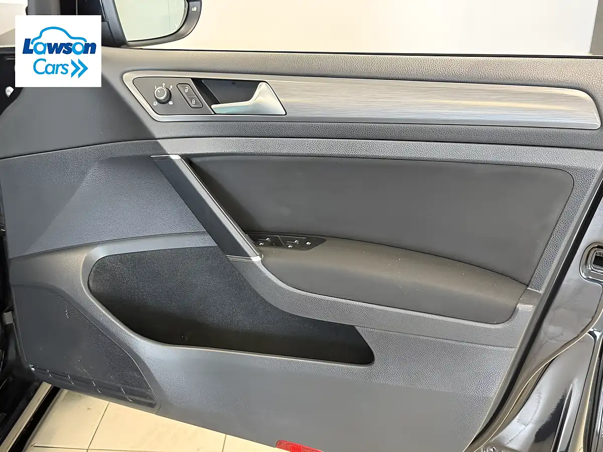 Used 2020 Volkswagen Golf Match Edition Black - Interior and Exterior details 13