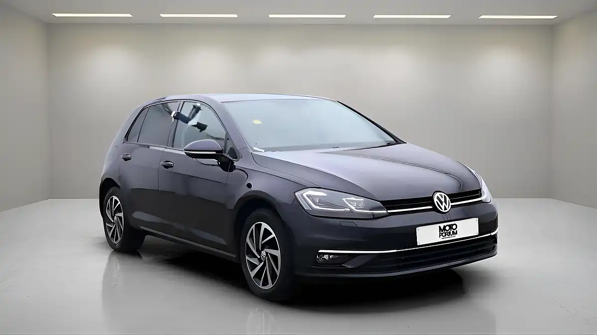 Used 2020 Volkswagen Golf Match Edition Black - Front View