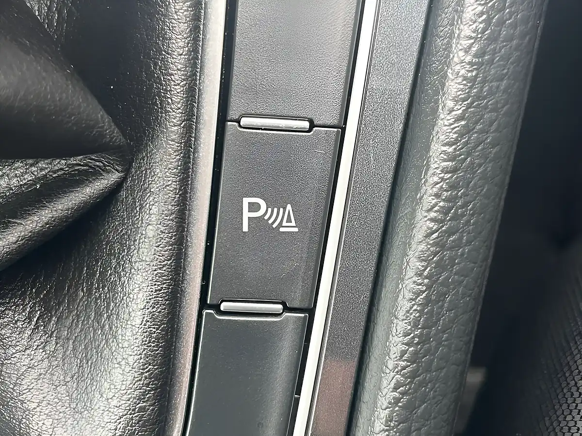 Used 2020 Volkswagen Golf Match Edition Black - Interior and Exterior details 15