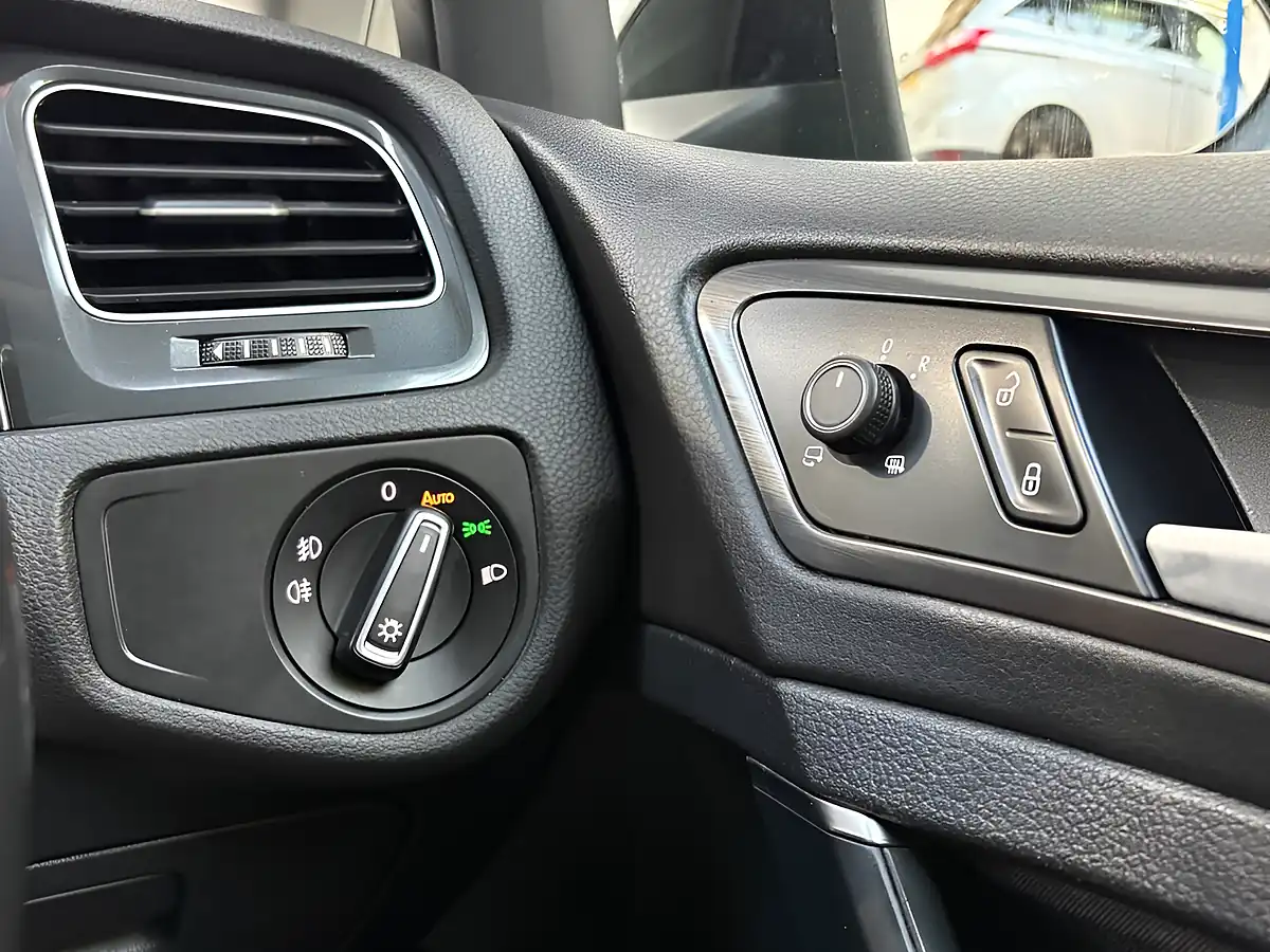 Used 2020 Volkswagen Golf Match Edition Black - Interior and Exterior details 16