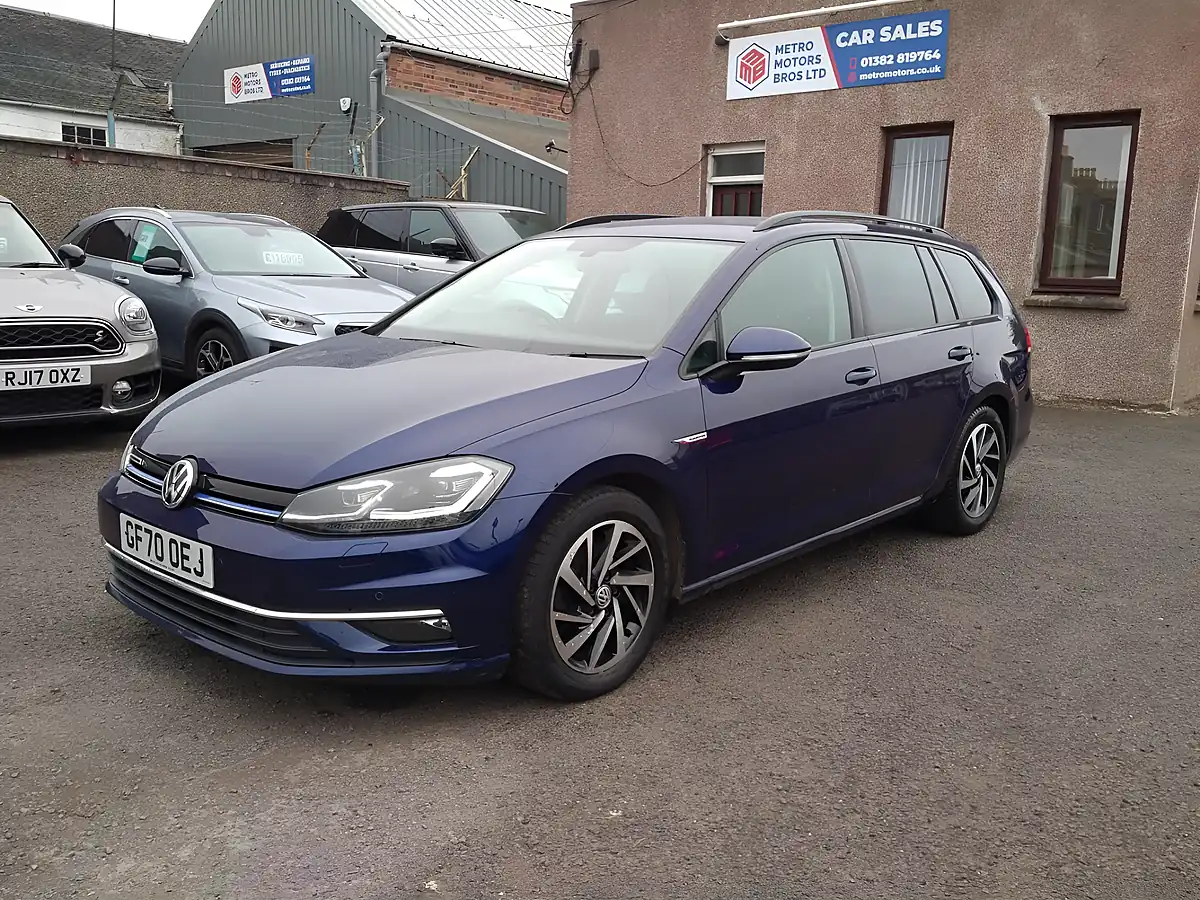 Used 2020 Volkswagen Golf Match Edition Blue - Front View