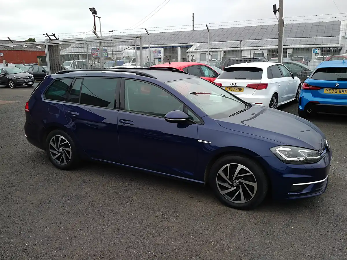 Used 2020 Volkswagen Golf Match Edition Blue - Interior and Exterior details 10