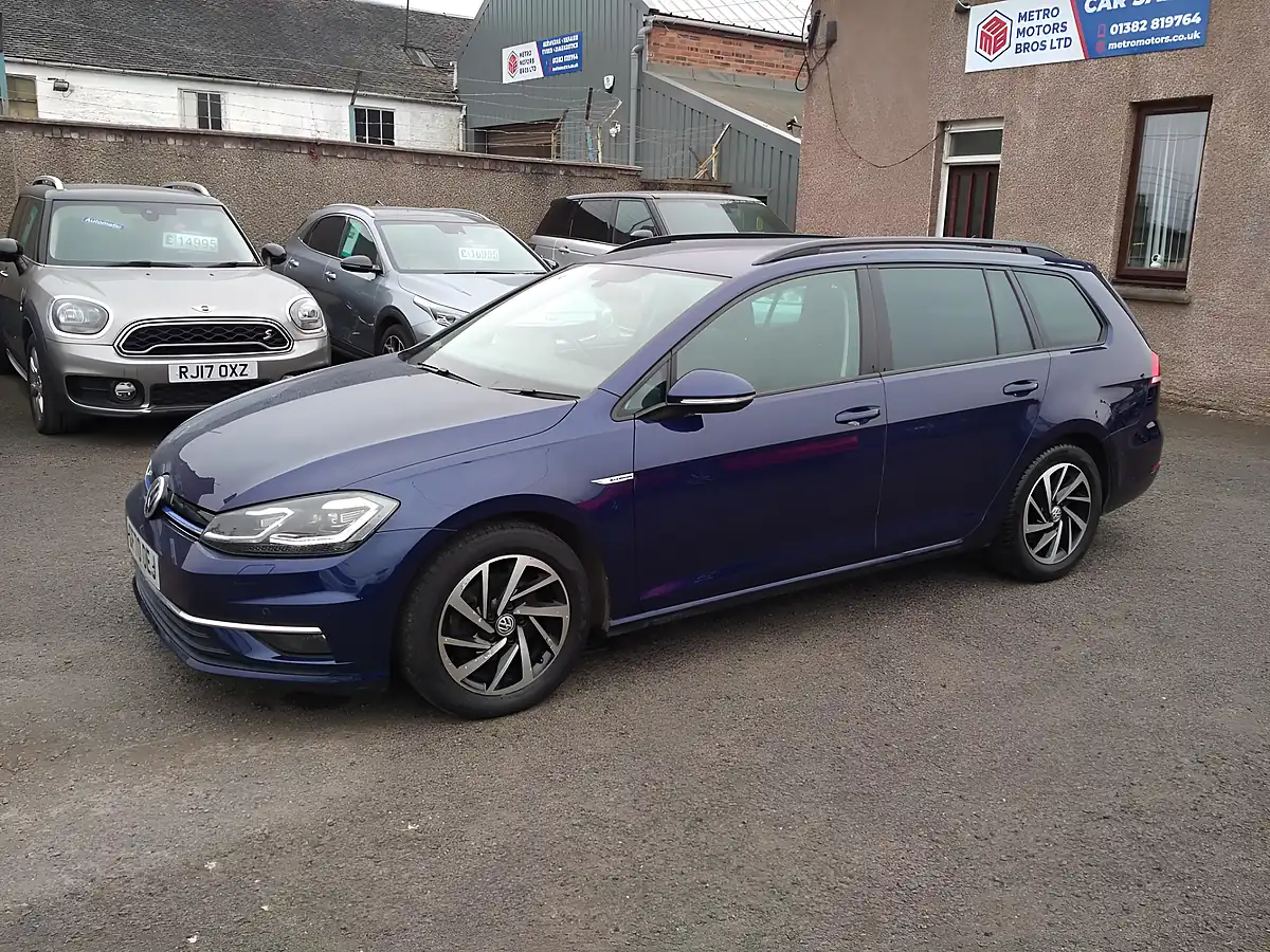 Used 2020 Volkswagen Golf Match Edition Blue - Interior and Exterior details 2