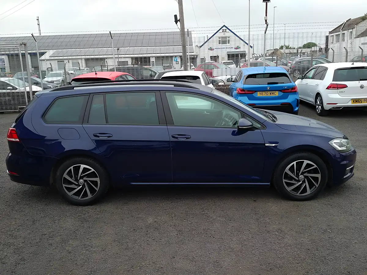 Used 2020 Volkswagen Golf Match Edition Blue - Interior and Exterior details 9