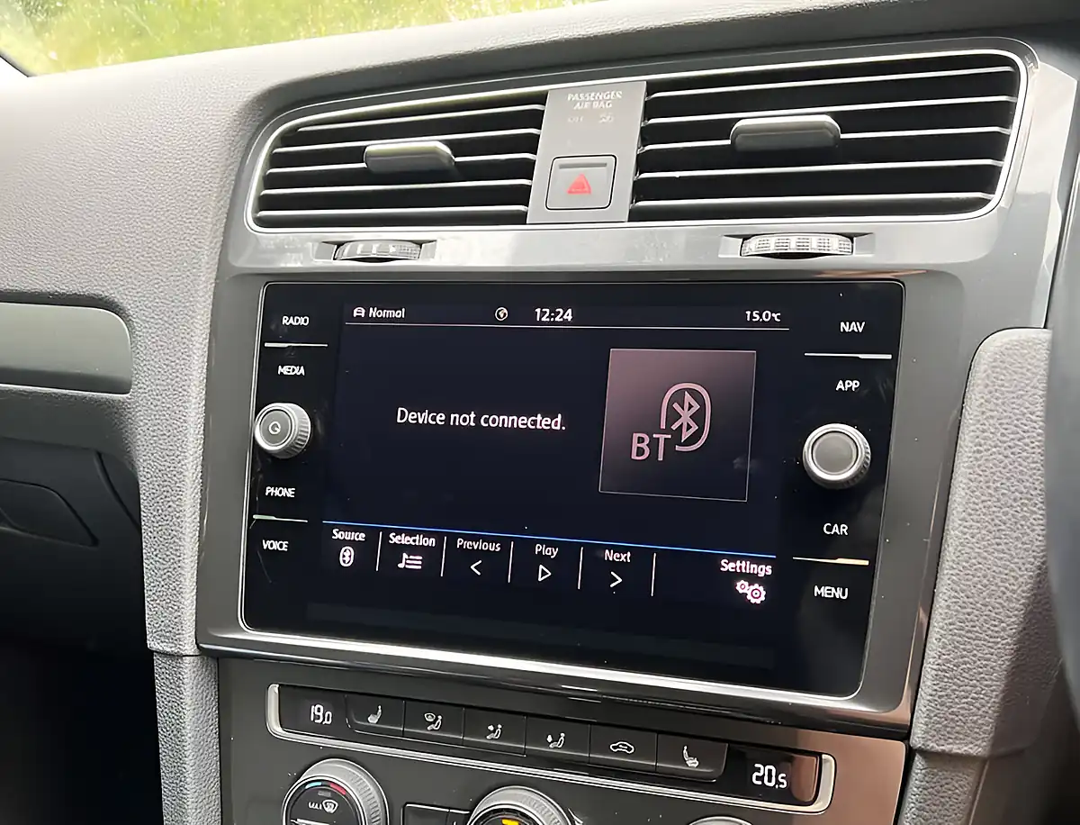 Used 2020 Volkswagen Golf Match Edition Blue - Interior and Exterior details 15