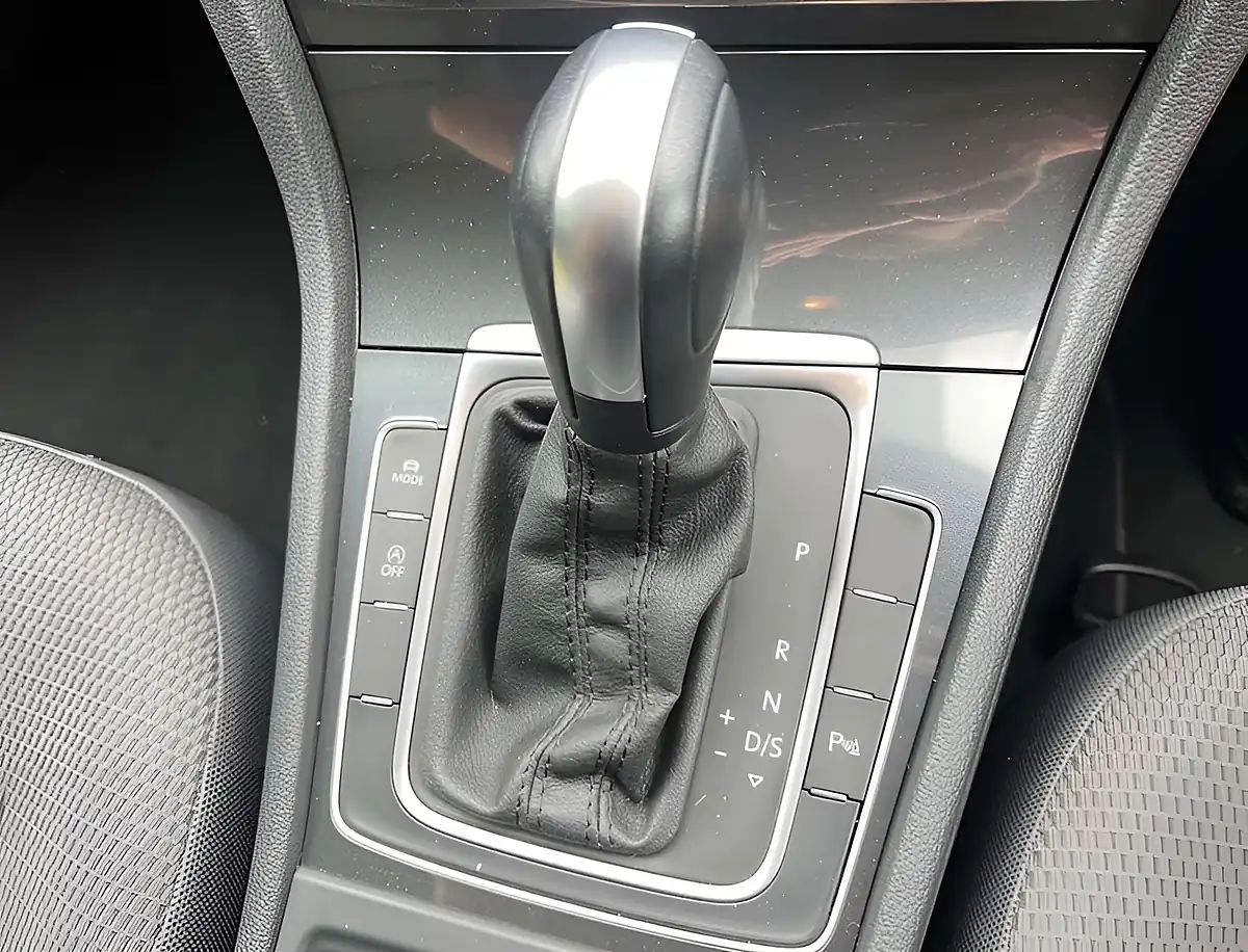 Used 2020 Volkswagen Golf Match Edition Blue - Interior and Exterior details 18