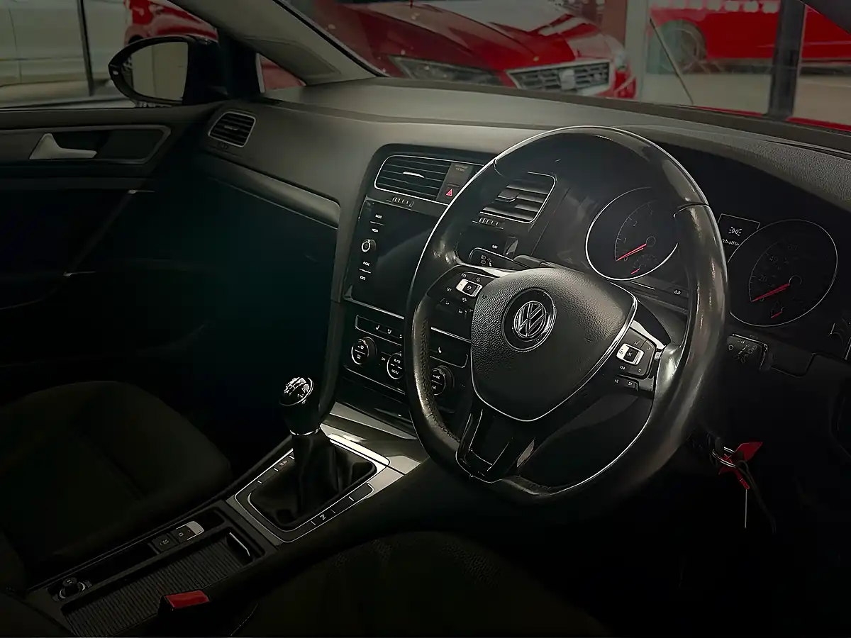 Used 2020 Volkswagen Golf Match Edition Blue - Interior and Exterior details 12