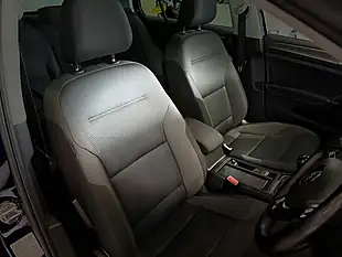 Used 2020 Volkswagen Golf Match Edition Blue - Interior and Exterior details 17