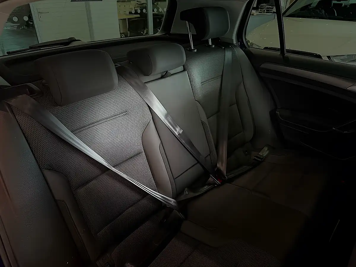 Used 2020 Volkswagen Golf Match Edition Blue - Interior and Exterior details 18
