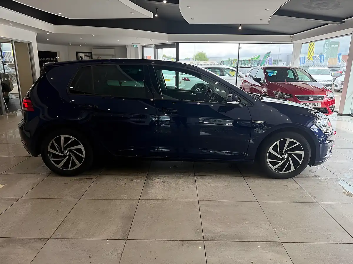 Used 2020 Volkswagen Golf Match Edition Blue - Interior and Exterior details 9
