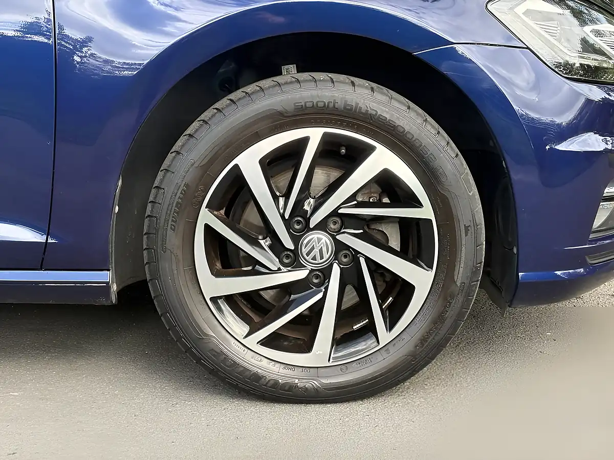 Used 2020 Volkswagen Golf Match Edition Blue - Interior and Exterior details 13