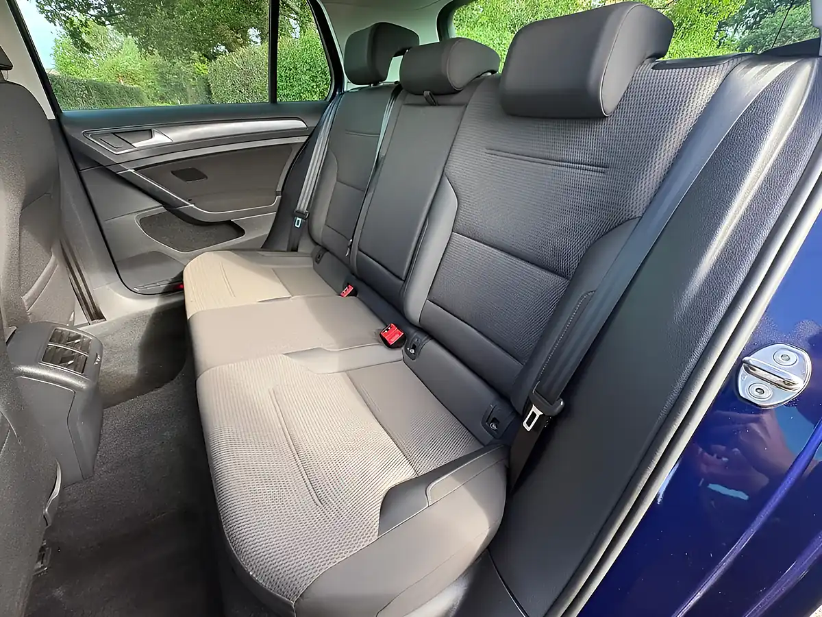 Used 2020 Volkswagen Golf Match Edition Blue - Interior and Exterior details 15