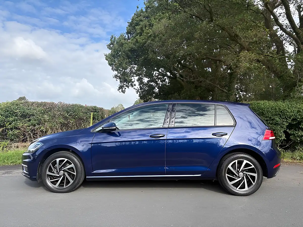 Used 2020 Volkswagen Golf Match Edition Blue - Interior and Exterior details 4