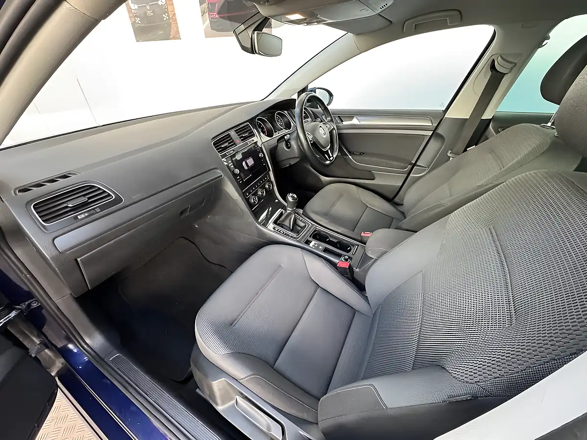 Used 2020 Volkswagen Golf Match Edition Blue - Interior and Exterior details 10