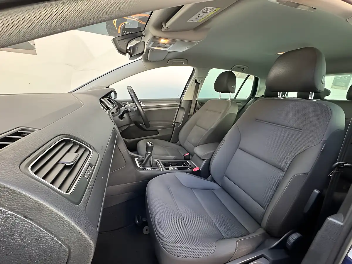 Used 2020 Volkswagen Golf Match Edition Blue - Interior and Exterior details 11