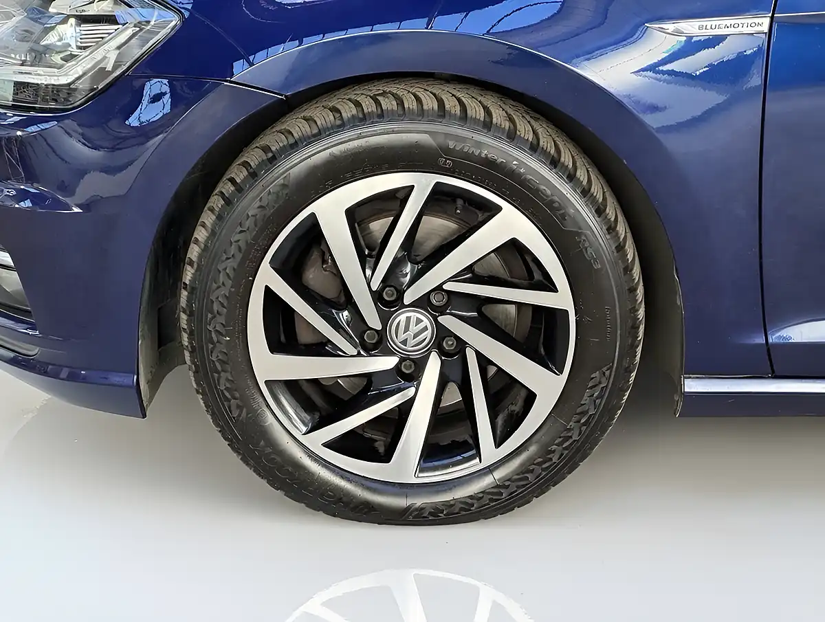 Used 2020 Volkswagen Golf Match Edition Blue - Interior and Exterior details 14