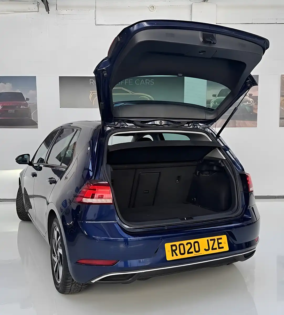Used 2020 Volkswagen Golf Match Edition Blue - Interior and Exterior details 5