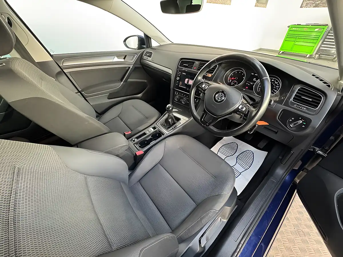 Used 2020 Volkswagen Golf Match Edition Blue - Interior and Exterior details 6