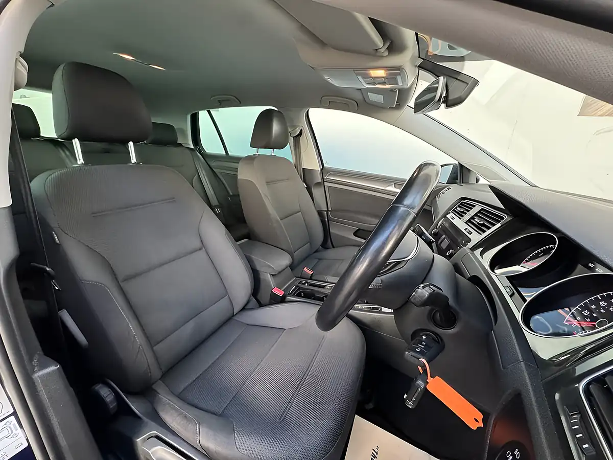 Used 2020 Volkswagen Golf Match Edition Blue - Interior and Exterior details 7