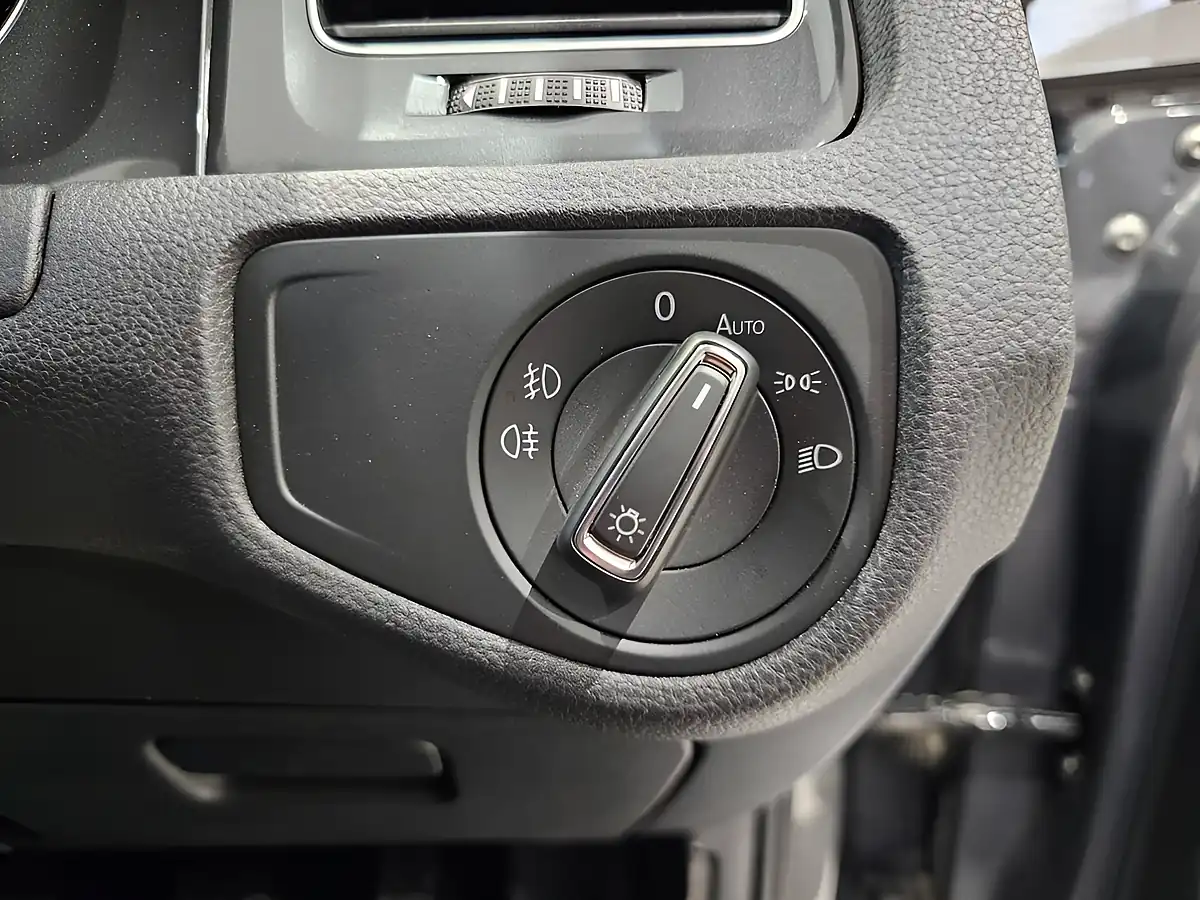 Used 2020 Volkswagen Golf Match Edition Indium Grey - Interior and Exterior details 15
