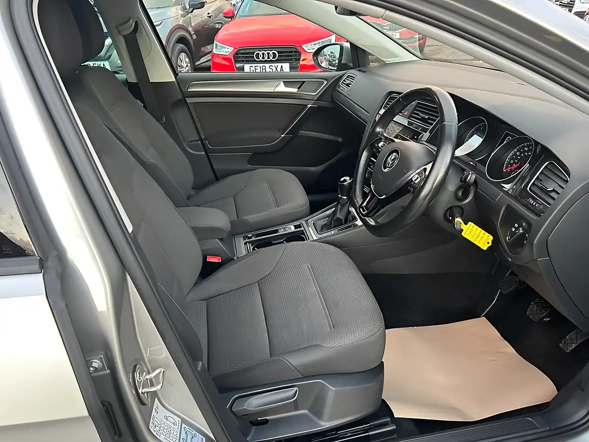 Used 2020 Volkswagen Golf Match Edition Silver - Interior and Exterior details 17