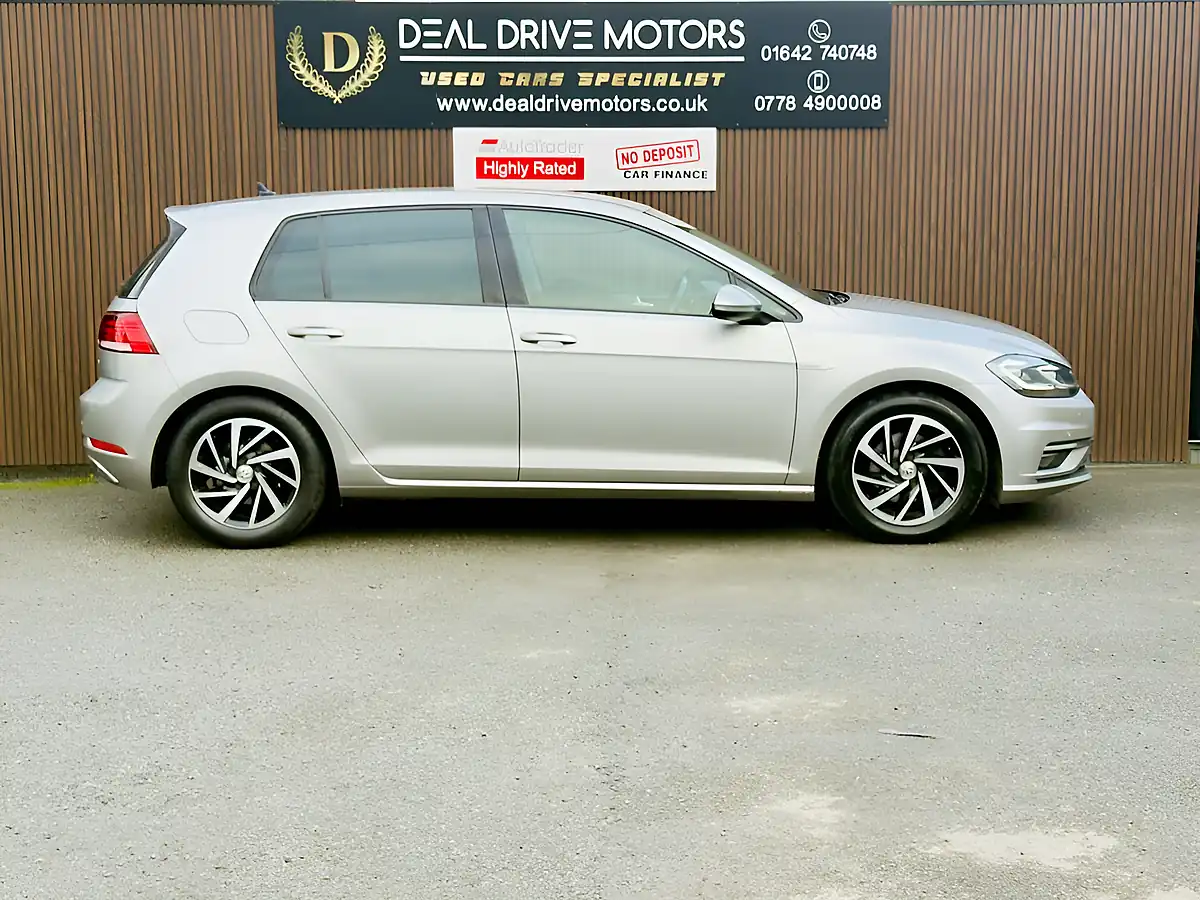 Used 2020 Volkswagen Golf Match Edition Silver - Interior and Exterior details 10