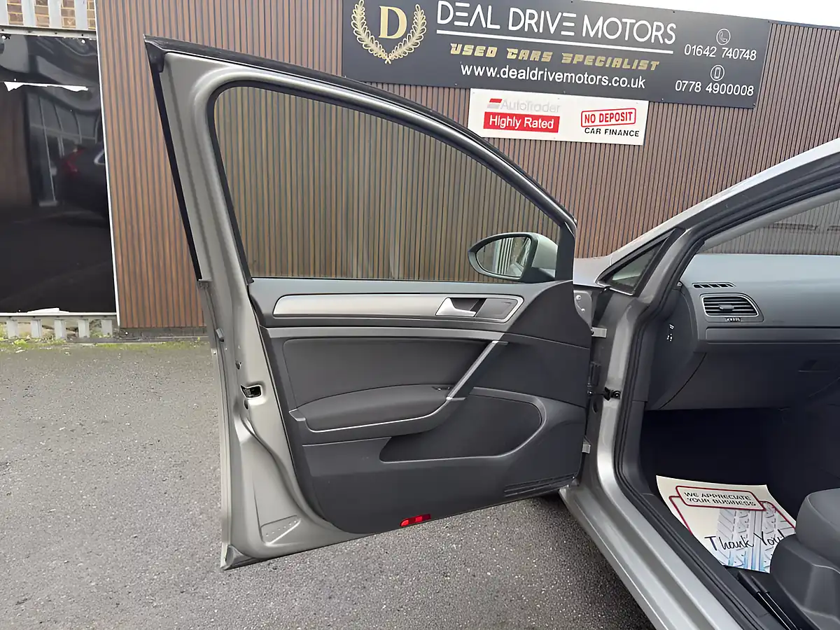 Used 2020 Volkswagen Golf Match Edition Silver - Interior and Exterior details 15