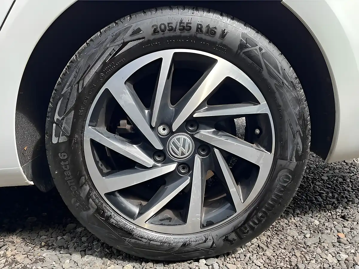Used 2020 Volkswagen Golf Match Edition White - Interior and Exterior details 15