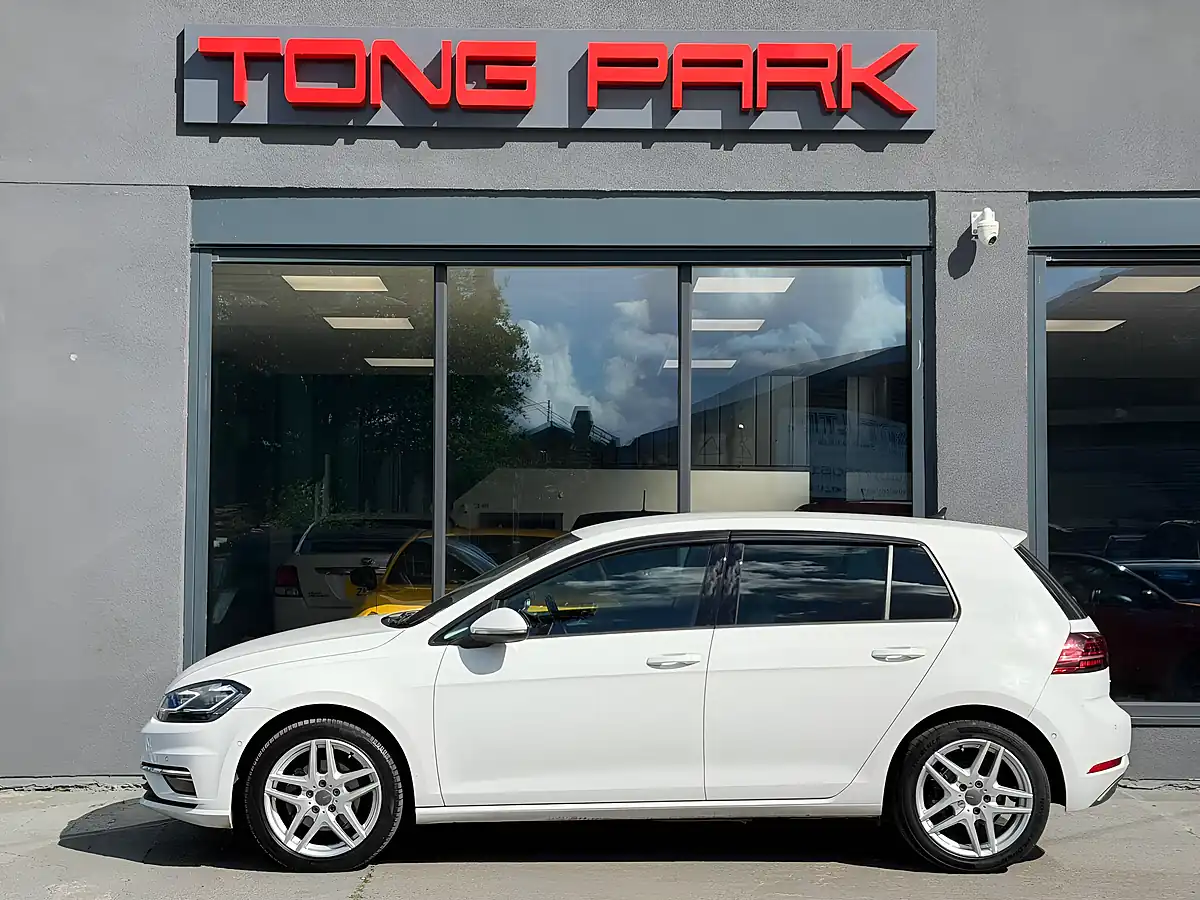 Used 2020 Volkswagen Golf Match Edition White - Interior and Exterior details 12