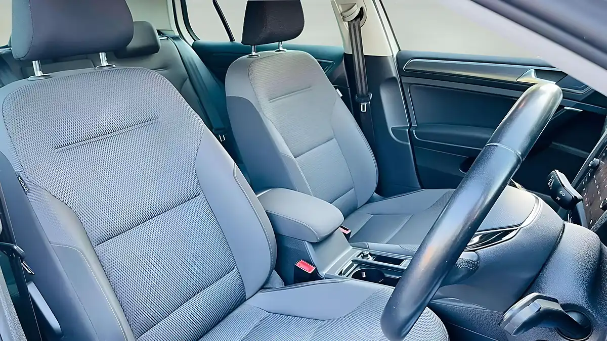 Used 2020 Volkswagen Golf Match Edition White - Interior and Exterior details 11