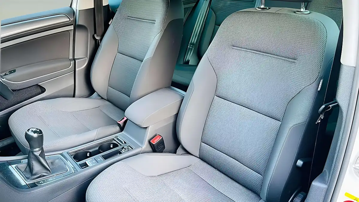 Used 2020 Volkswagen Golf Match Edition White - Interior and Exterior details 14