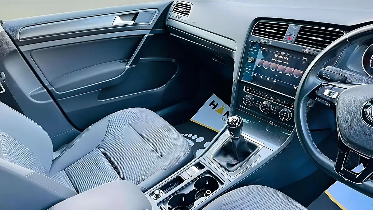Used 2020 Volkswagen Golf Match Edition White - Interior and Exterior details 9