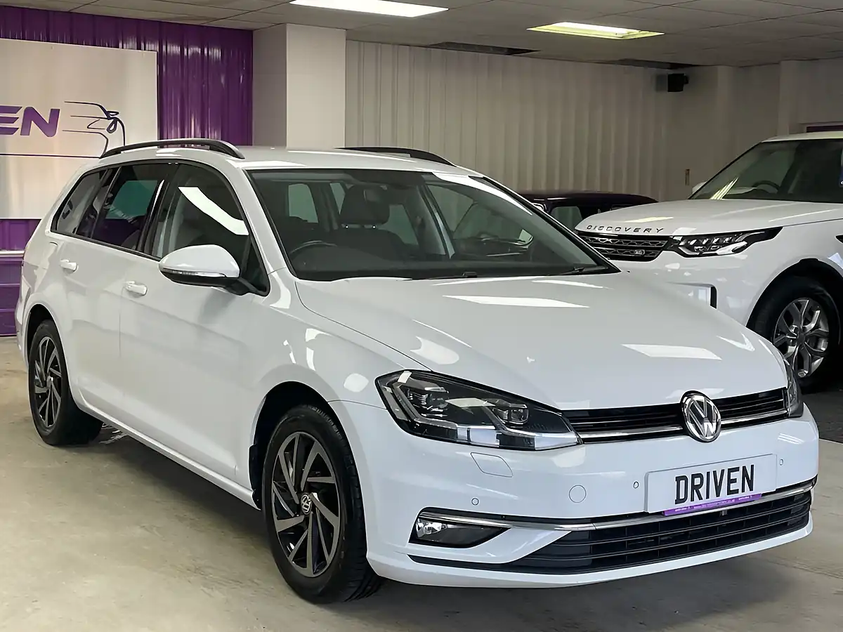 Used 2020 Volkswagen Golf Match Edition White - Interior and Exterior details 5