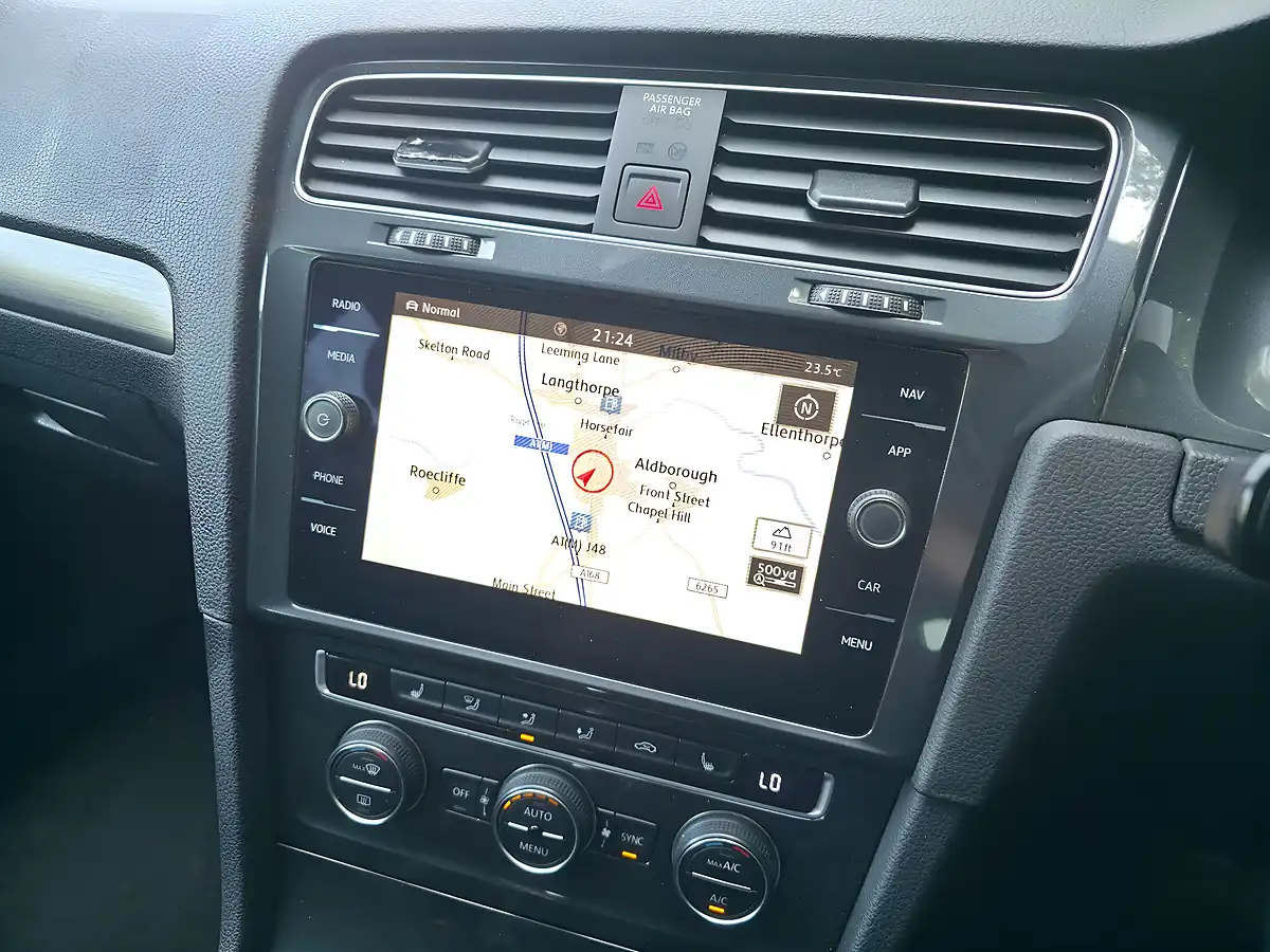 Used 2020 Volkswagen Golf Match Edition White - Interior and Exterior details 18