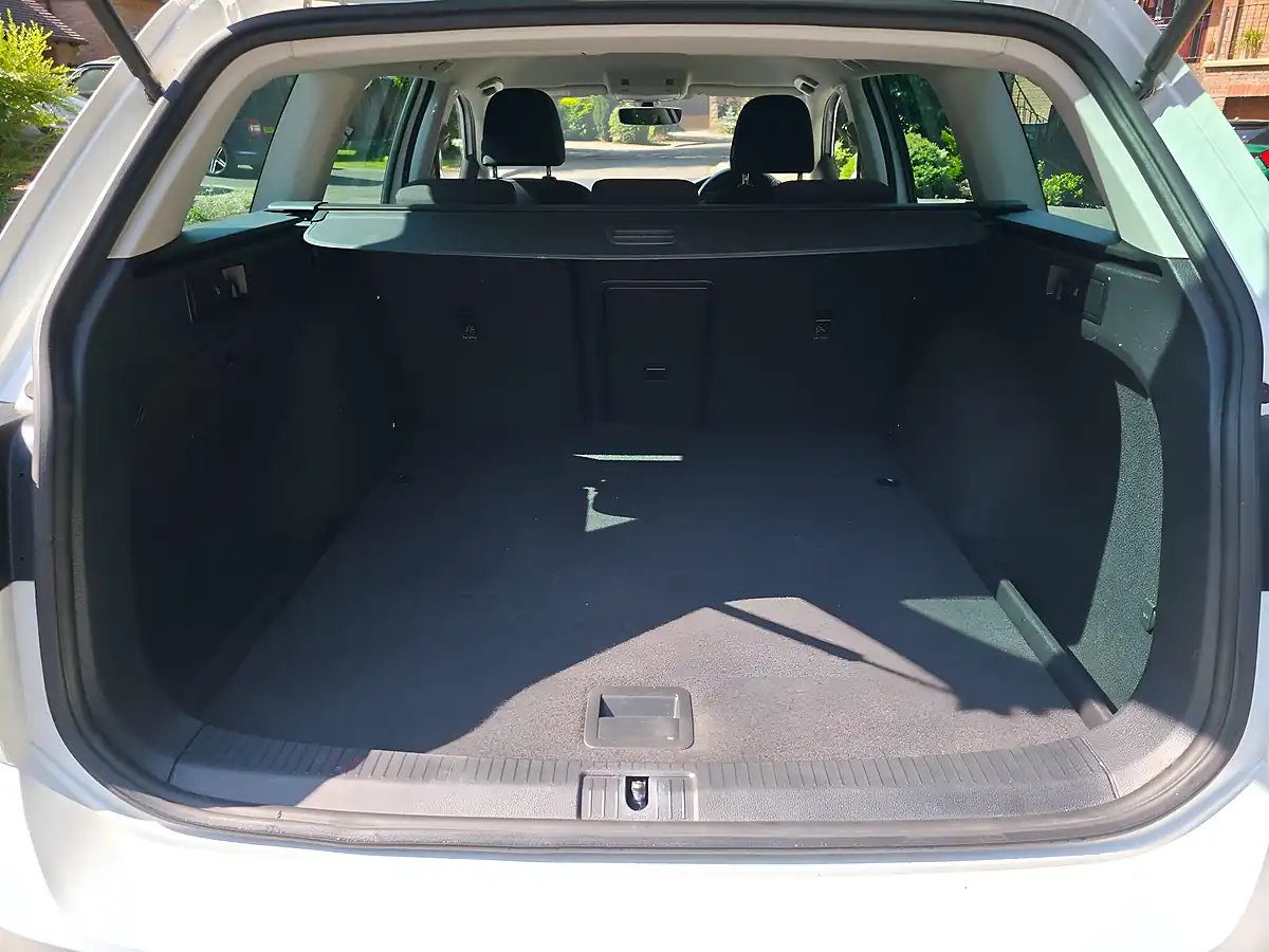 Used 2020 Volkswagen Golf Match Edition White - Interior and Exterior details 6